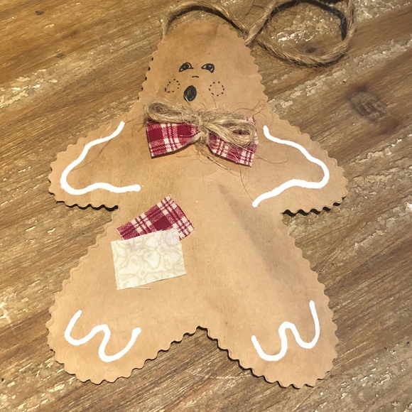 Homemade paper ornaments - Picture 3 of 5